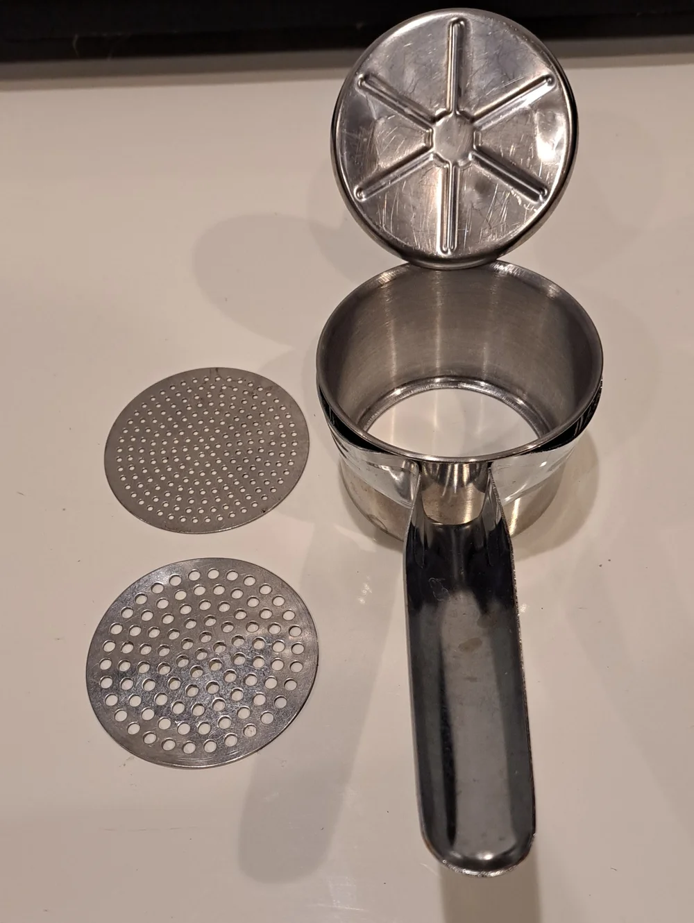 Kitchen Tools Lot 2 Veg Peelers, Cheese Slicer,potato ricer, 2 Heavy Duty Meat